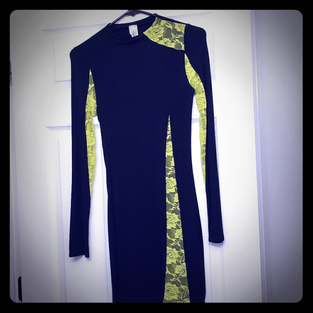 Black long sleeve short dress